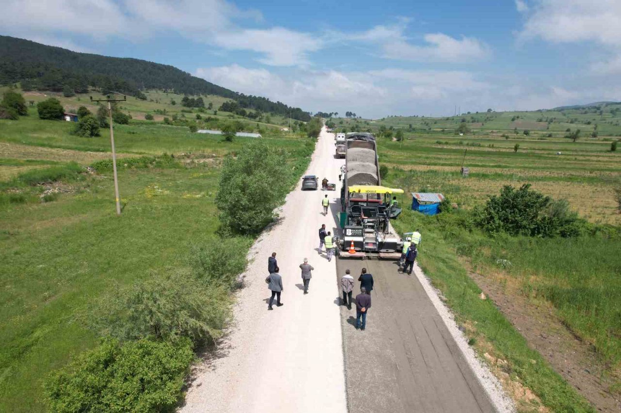 Sındırgı’da kırsal sıcak asfaltla buluşuyor