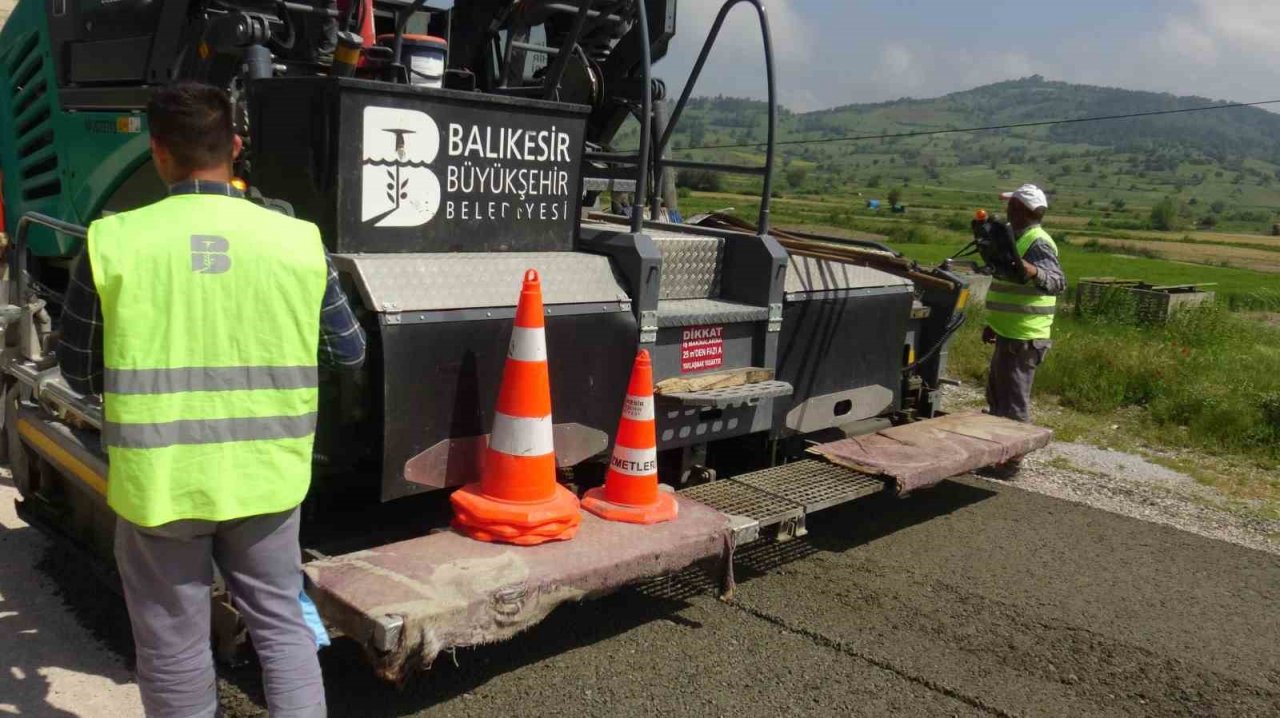 Sındırgı’da kırsal sıcak asfaltla buluşuyor