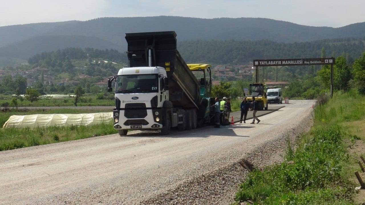 Sındırgı’da kırsal sıcak asfaltla buluşuyor