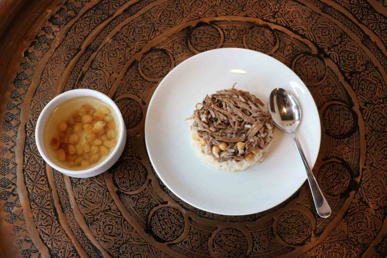 Bin yıllık pilav damak çatlatıyor