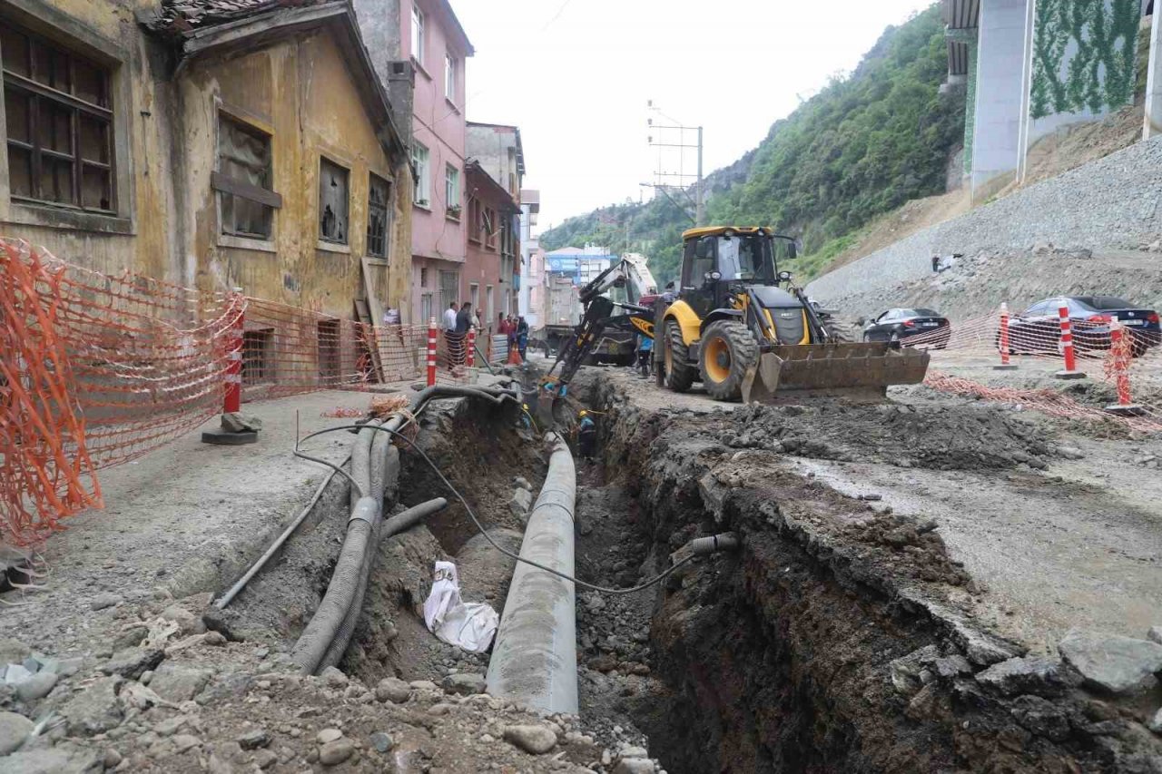 Trabzon’da ana isale hat değişimi çalışmaları sürüyor