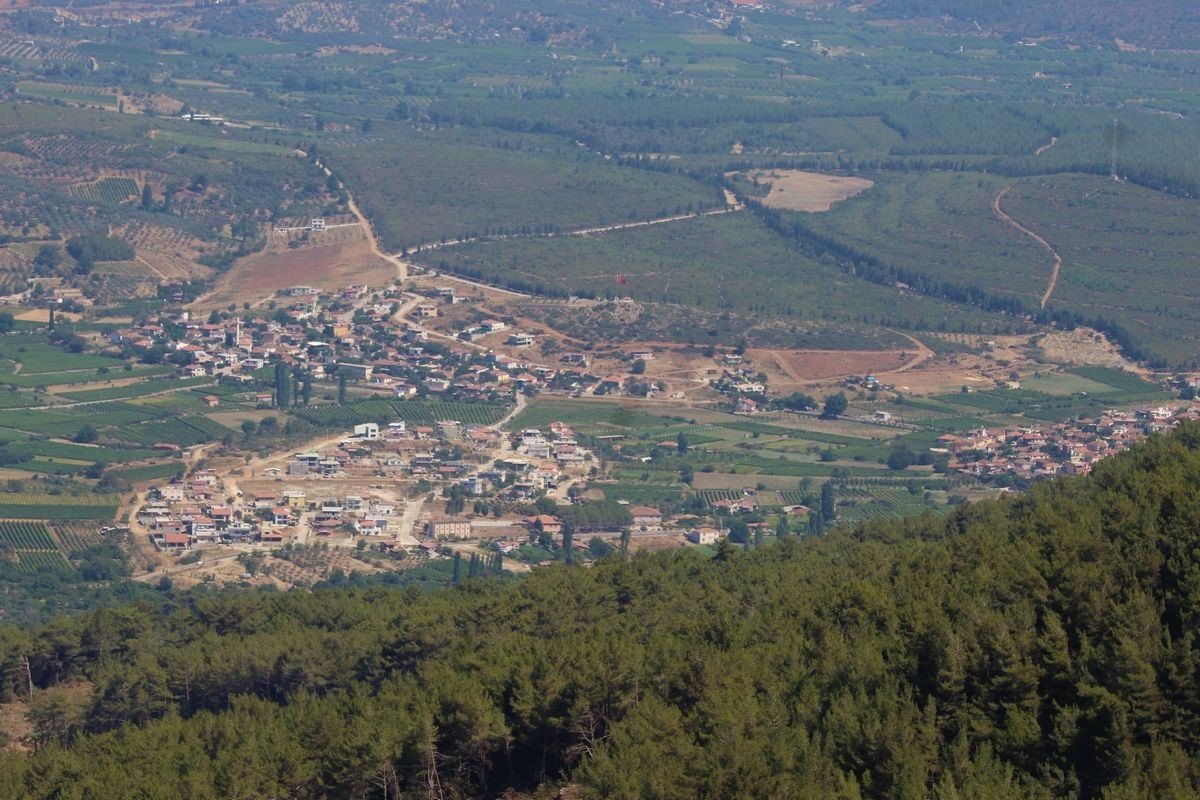 Kuşadası’nda dağ taş inşaat olmaya başladı