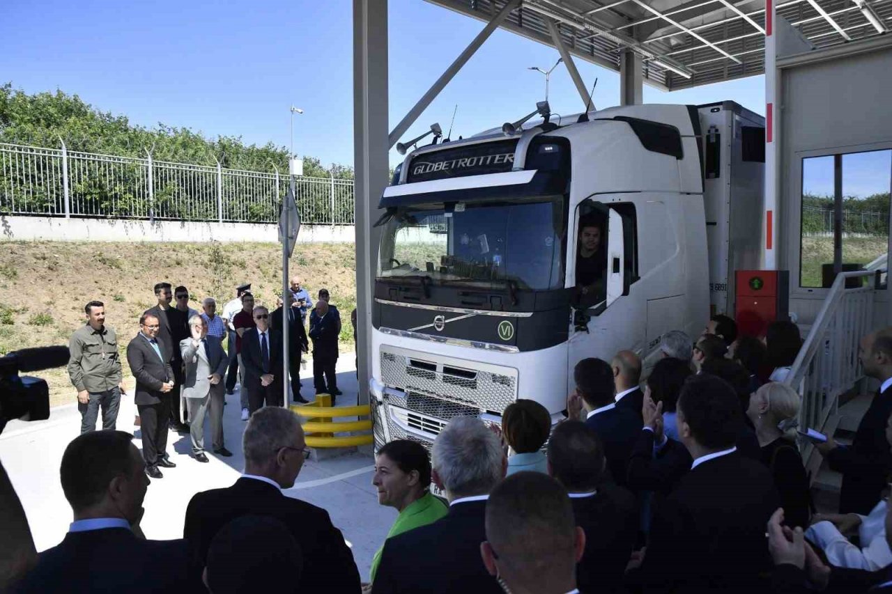 Vali Kırbıyık: “Bu projeler Türkiye ve Bulgaristan arasındaki ticaret hacmini daha da yükseltecektir”