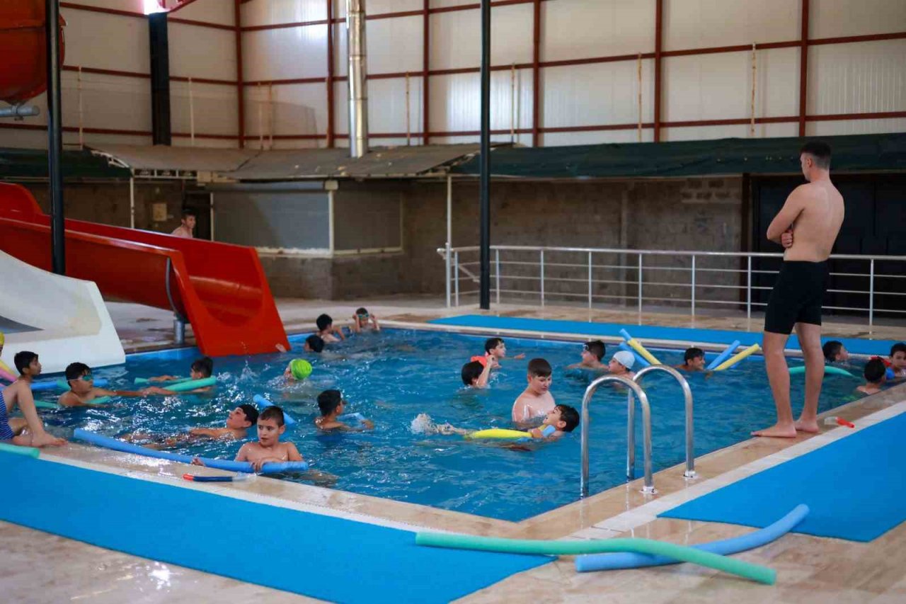 Eğlenirken öğrenmek isteyen çocuklar yaz okulunda buluşuyor