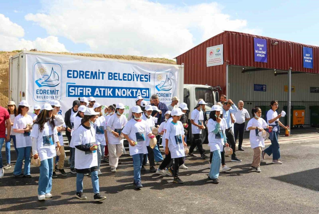 Öğrenciler katı atık entegre tesisini gezdi