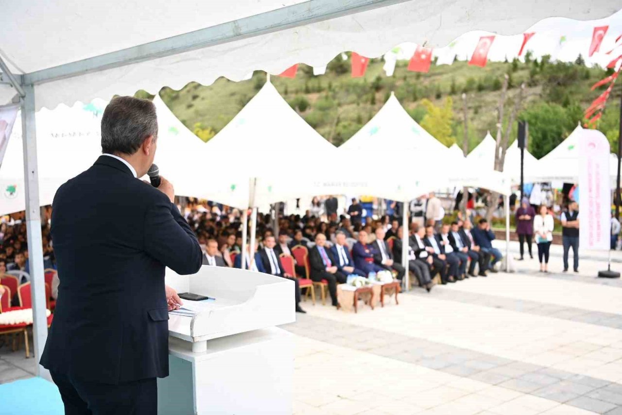 “Temiz Deniz Temiz Dünya” temalı Çevre Haftası Mamak’ta çeşitli etkinliklerle kutlanıyor