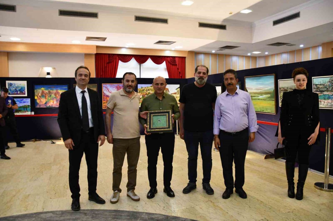 Altınova Uluslararası İpekyolu Resim Sergisi açıldı