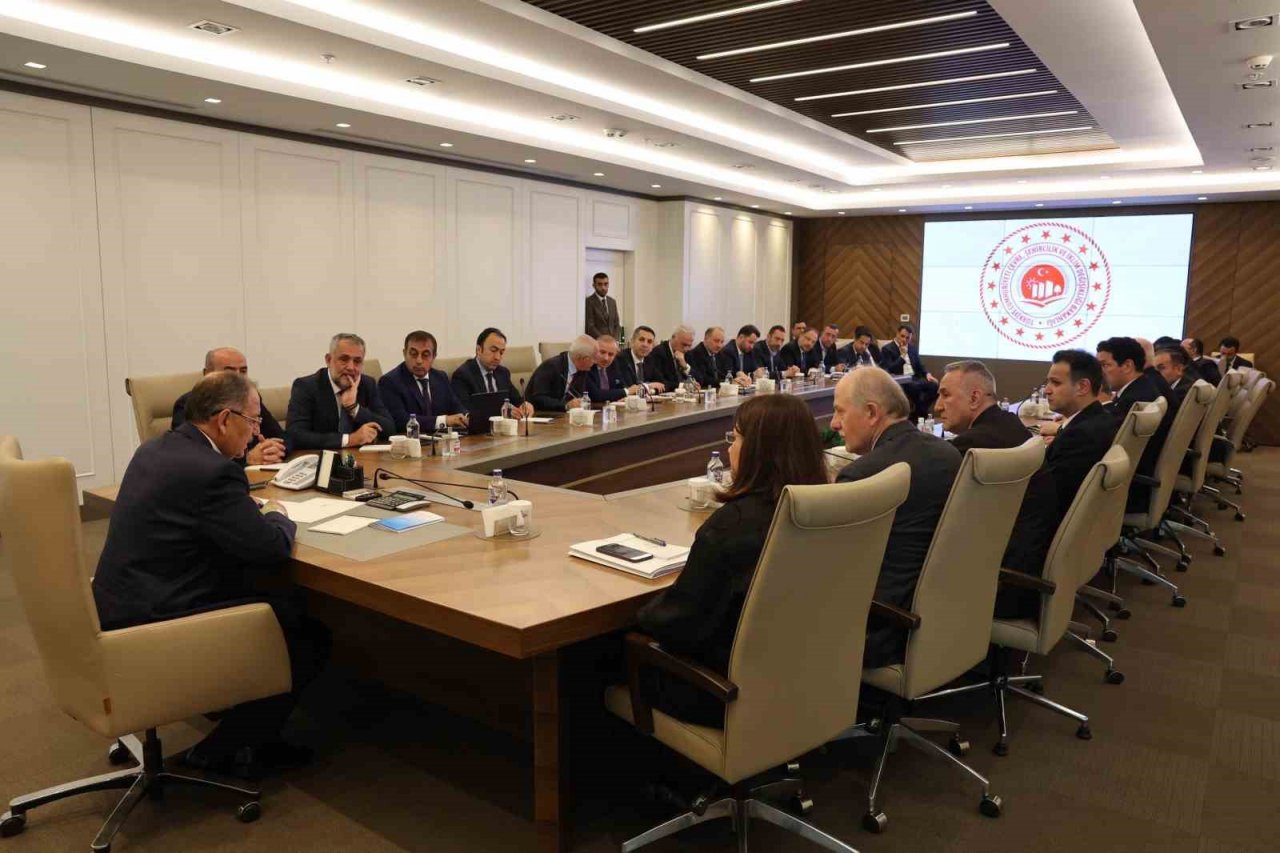 Çevre, Şehircilik ve İklim Değişikliği Bakanlığı’nın önceliği deprem bölgeleri
