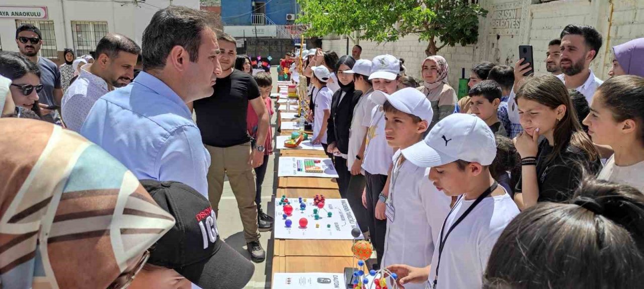 Sason’da öğrencilerin yıl sonu sergisi ilgi gördü