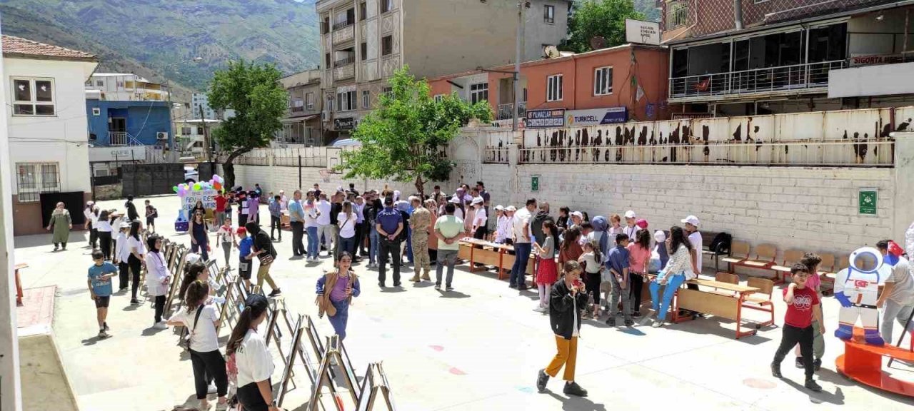 Sason’da öğrencilerin yıl sonu sergisi ilgi gördü