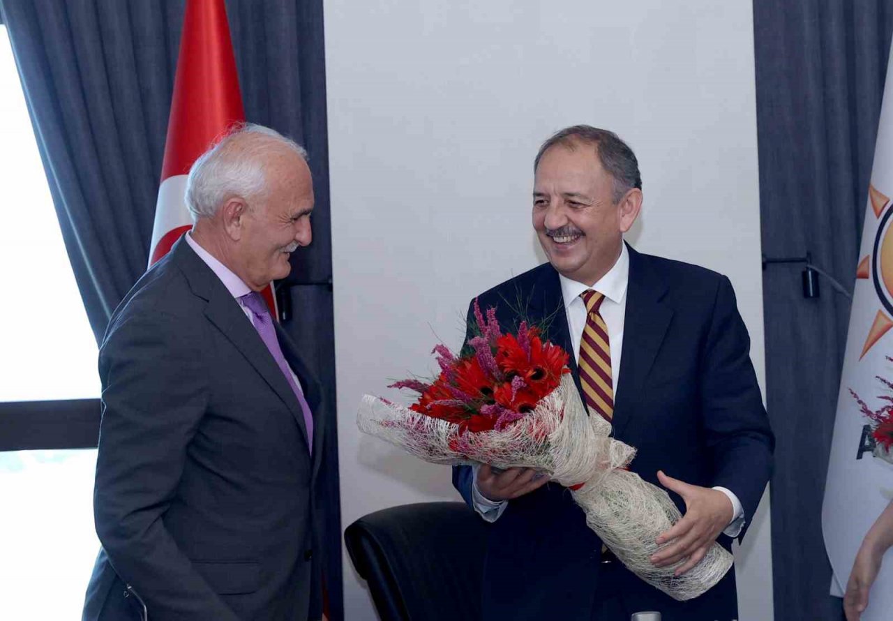 Bakan Özhaseki, AK Parti Yerel Yönetim lerine atanan Yılmaz’ı tebrik etti