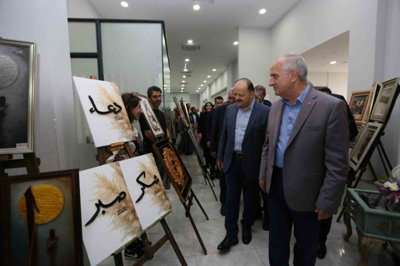 Derince’de kursiyerlerin el emeği ürünleri görücüye çıktı