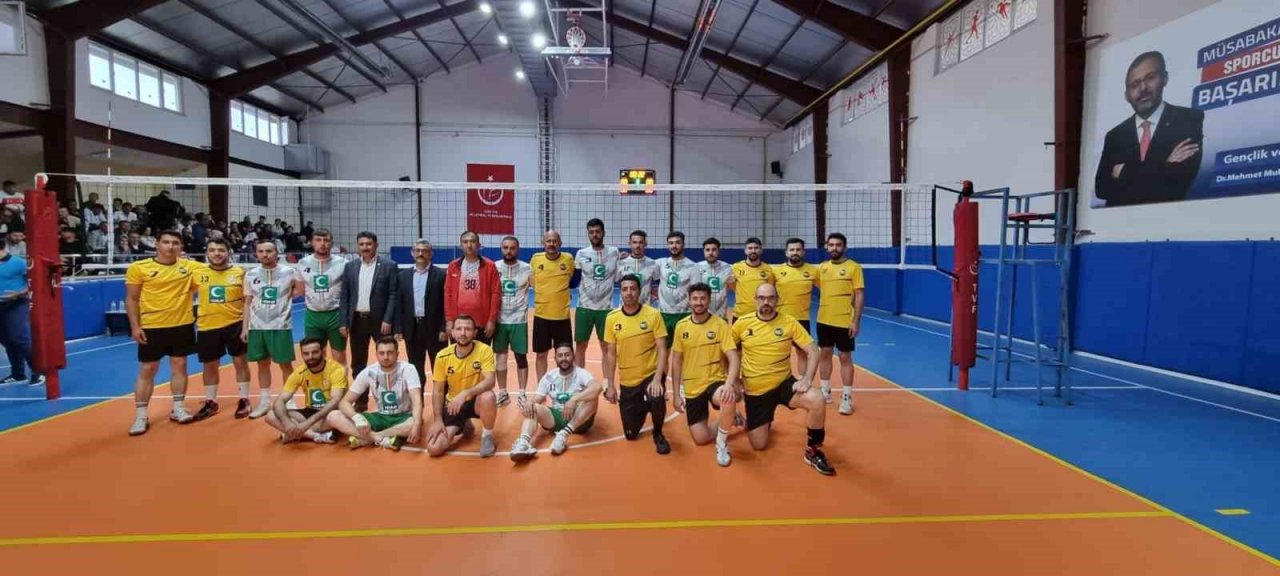 Develi’de voleybol coşkusu