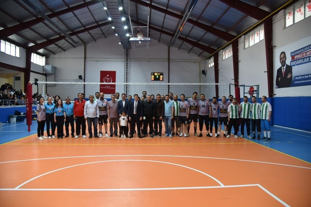 Develi’de voleybol coşkusu