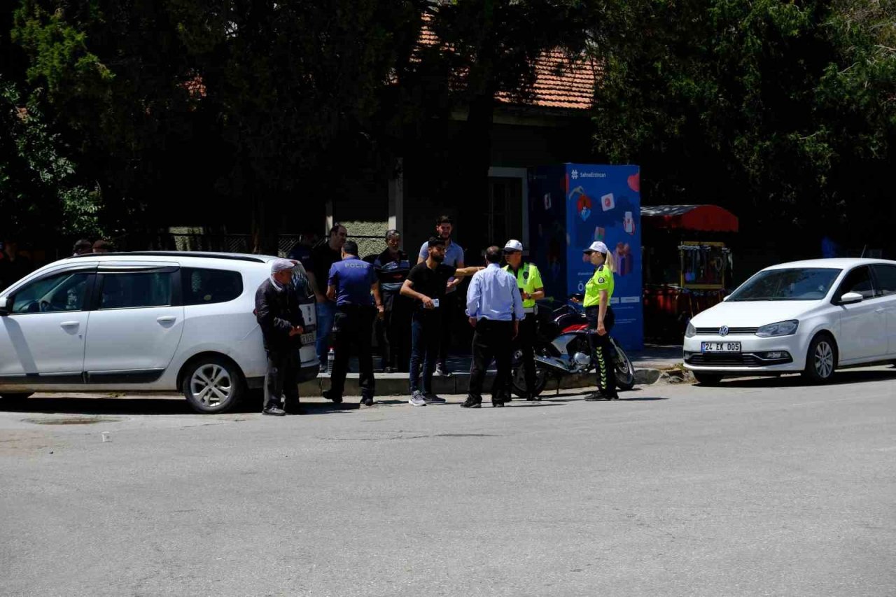 Erzincan’da iki ayrı trafik kazasında 6 kişi yaralandı