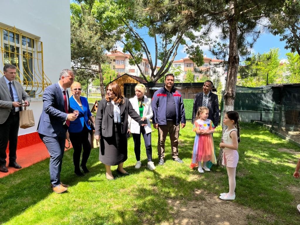 Minik ellerin hazırladığı ürünler kitapla takas yapıldı