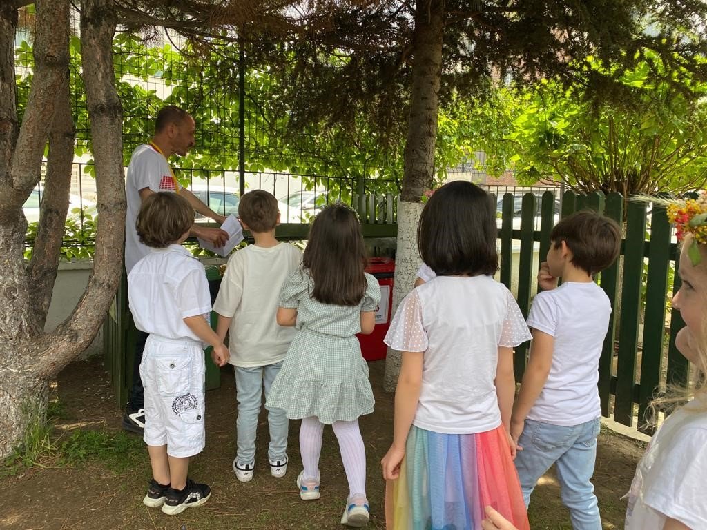 Minik ellerin hazırladığı ürünler kitapla takas yapıldı