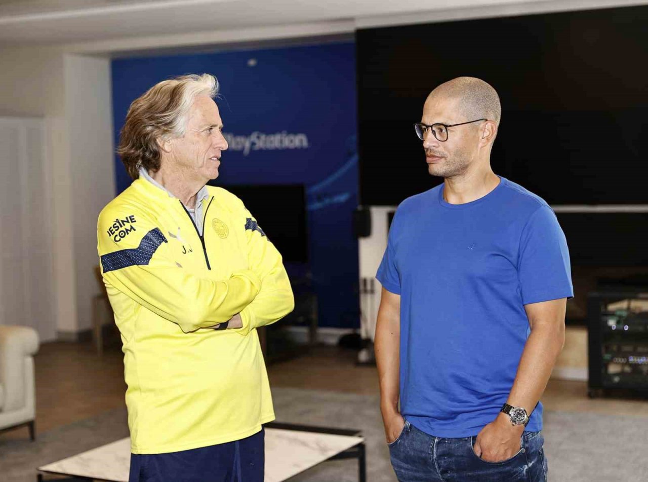 Alex de Souza’dan, Fenerbahçe’ye ziyaret