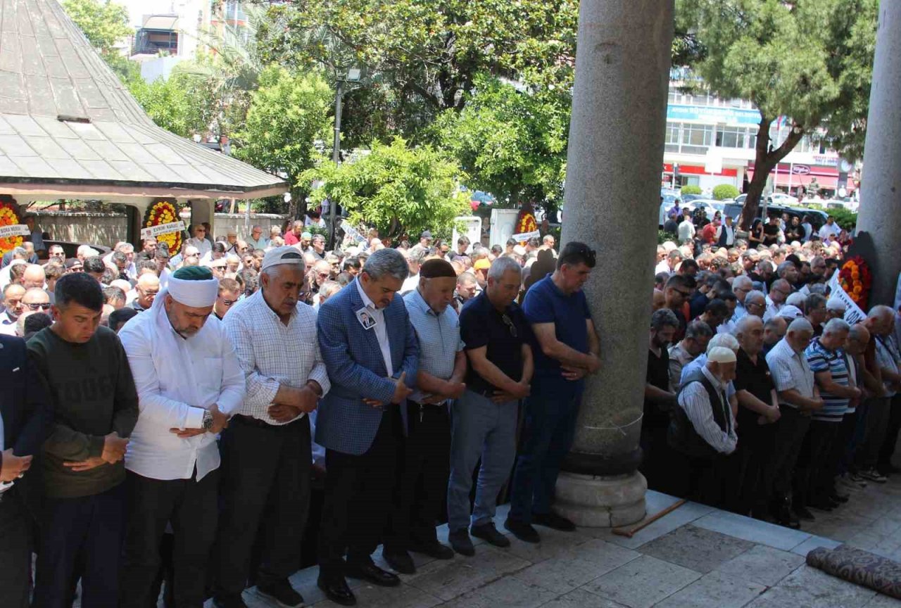 MHP’li Belediye Meclis Üyesi Akçöltekin son yolculuğuna uğurlandı