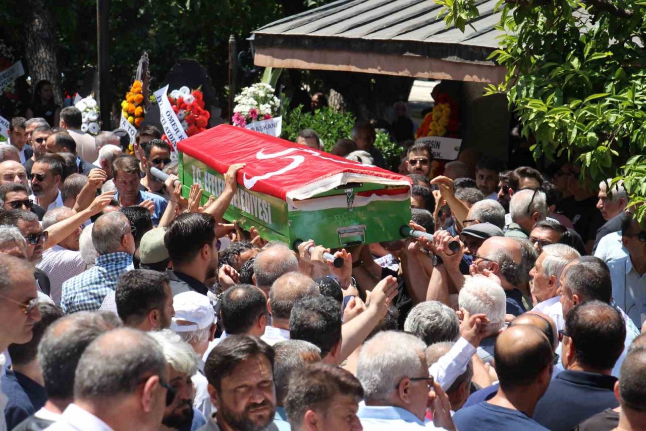 MHP’li Belediye Meclis Üyesi Akçöltekin son yolculuğuna uğurlandı