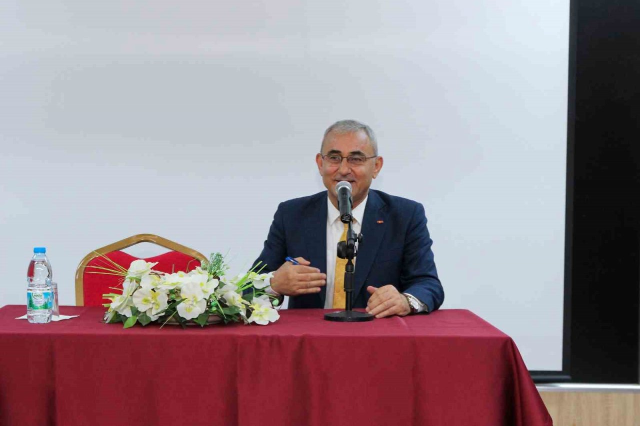 Gençlere tecrübelerini anlattı