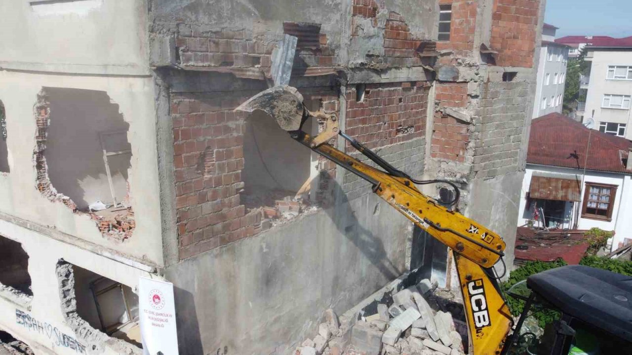 Giresun’da Rumlar ile Türklerin yıllarca yaşadığı tarihi evlerde kentsel dönüşüm başladı