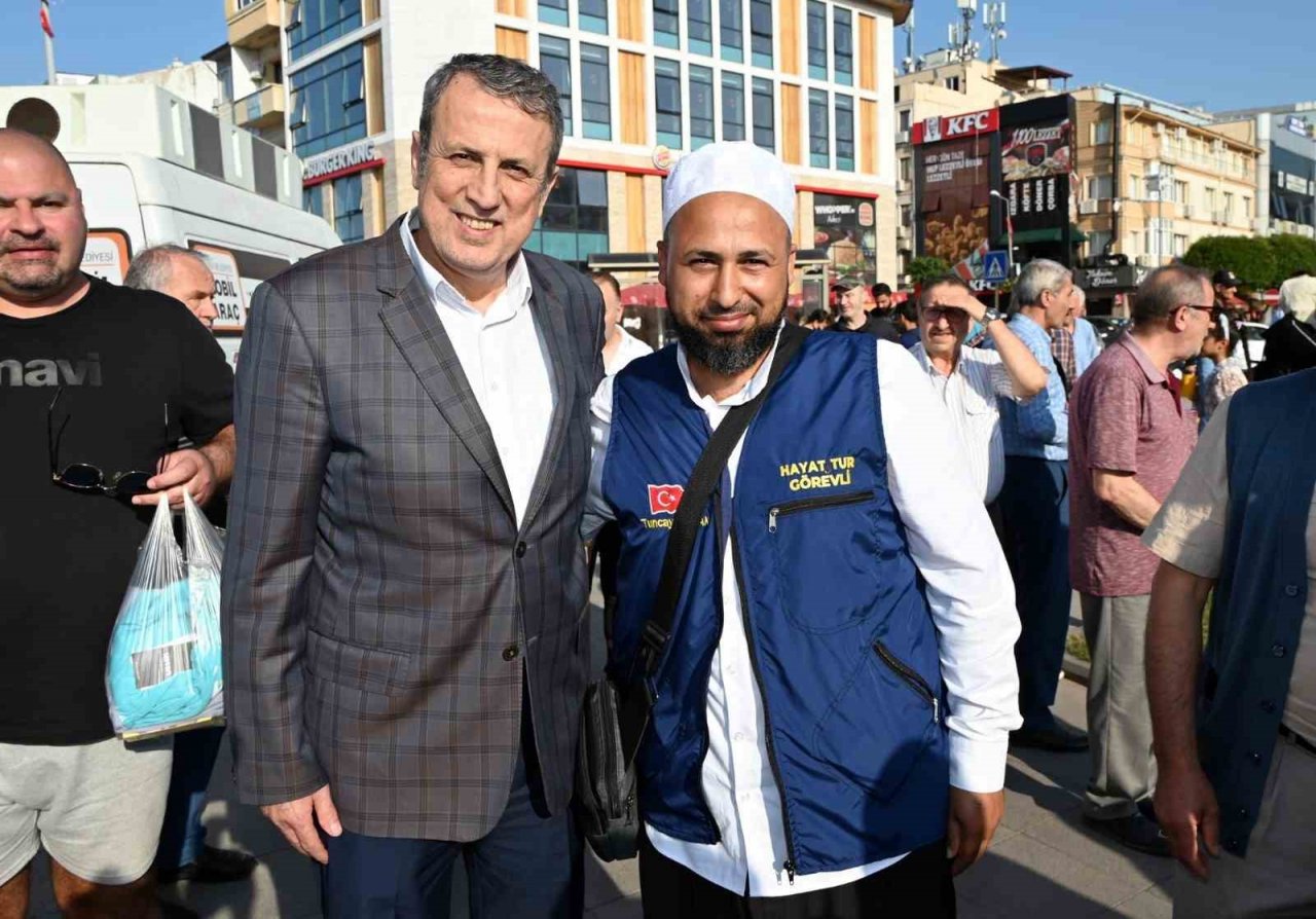 Yalova’da hacı adayları dualarla uğurlandı