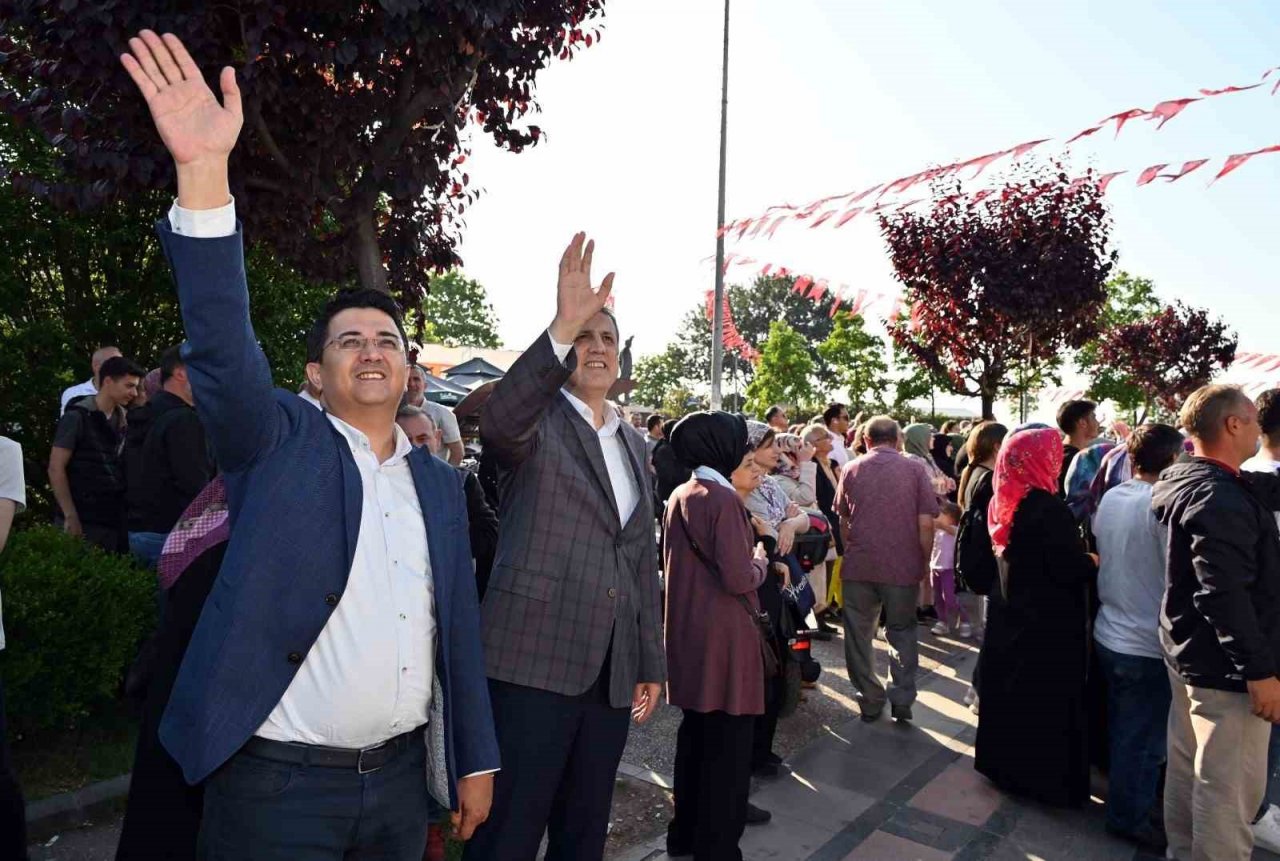 Yalova’da hacı adayları dualarla uğurlandı