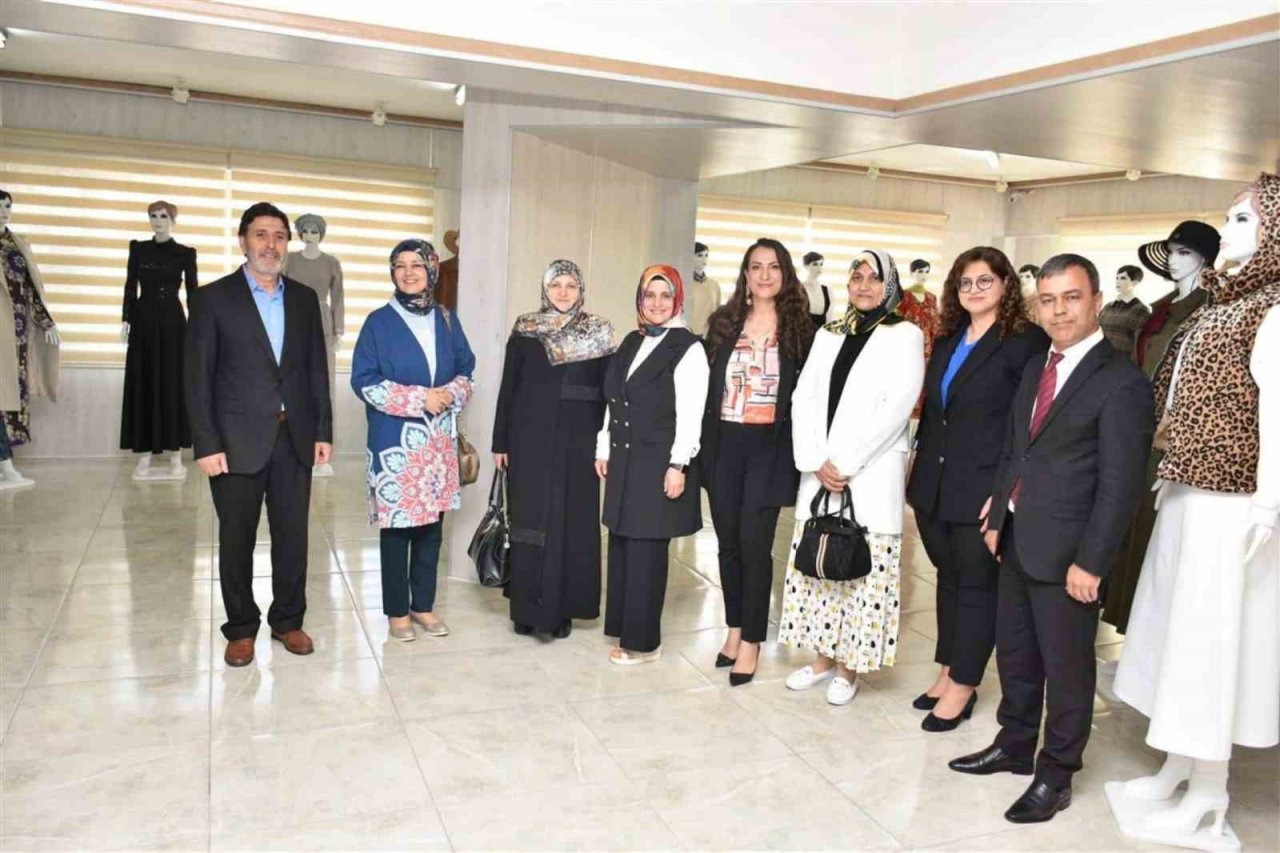 Hayat Boyu Öğrenme Haftası etkinlikleri dahilinde sergi açıldı