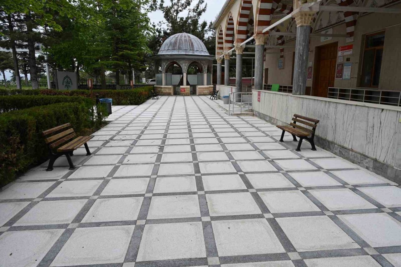 Hayırlar Selimiye Camiinin çevre düzenlemesi yapıldı