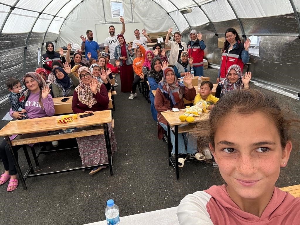 Depremzede kadınların yaptıkları ürünler, gelire dönüşüyor