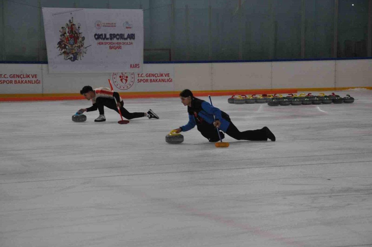 Kars’ta Curling Şampiyonası sona erdi