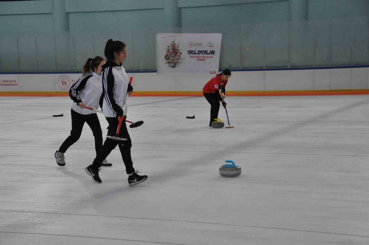 Kars’ta Curling Şampiyonası sona erdi