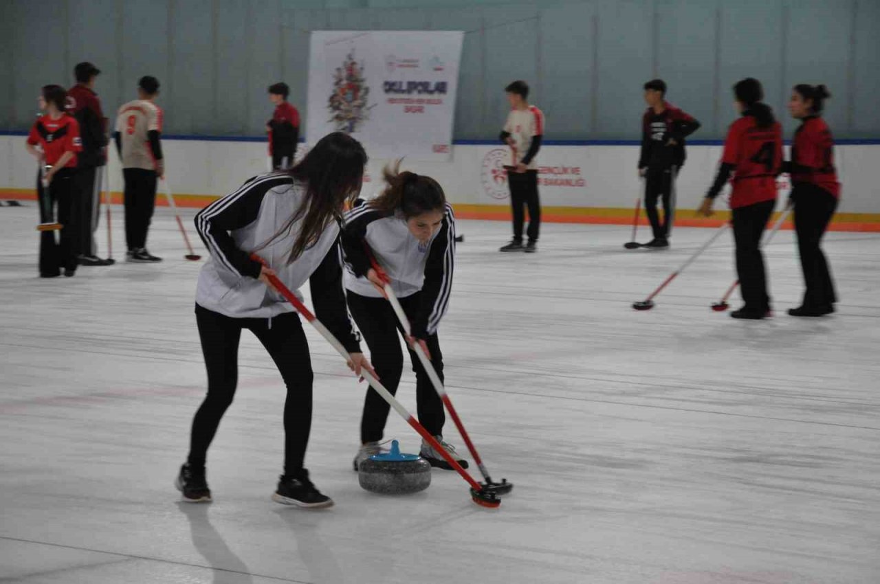Kars’ta Curling Şampiyonası sona erdi
