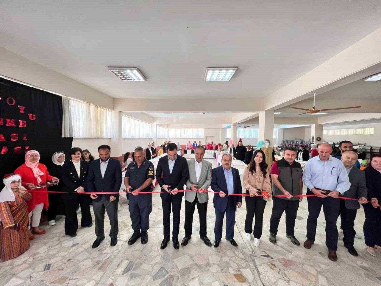 Kursiyerlerin el sanatları ürünleri beğeniye sunuldu