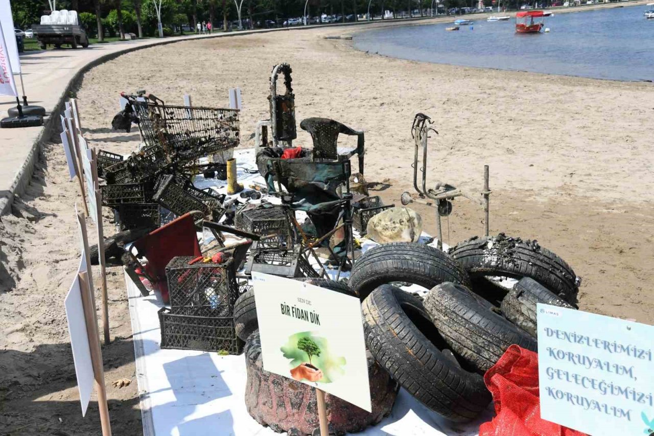 1,8 ton atık toplandı, denizden çıkanlar "pes" dedirtti