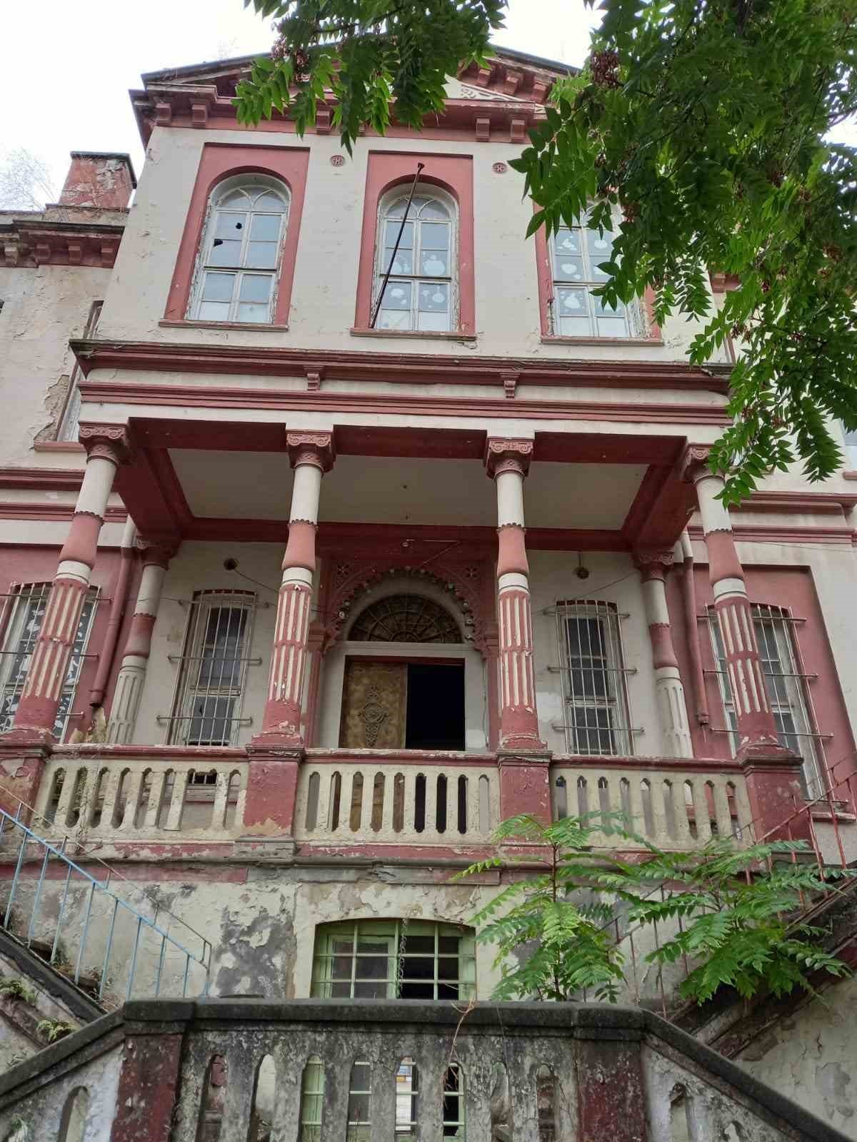 133 yıllık konak halk eğitim merkezi oldu