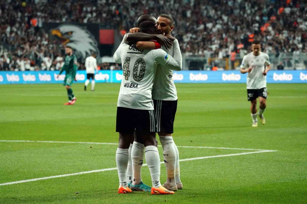 Konyaspor Fenerbahçe'ye çalıştı! Beşiktaş'a boyun eğmedi