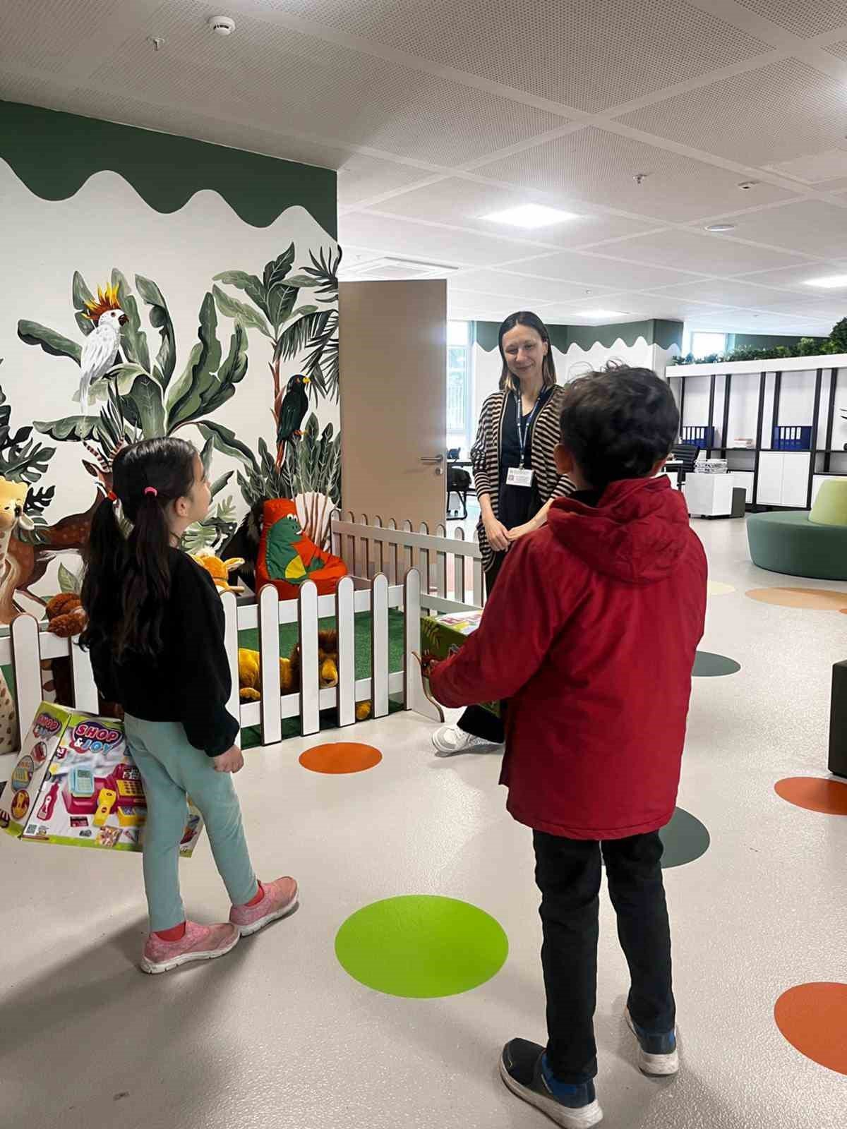 Oyuncak kütüphanesi miniklerin ilgi odağı