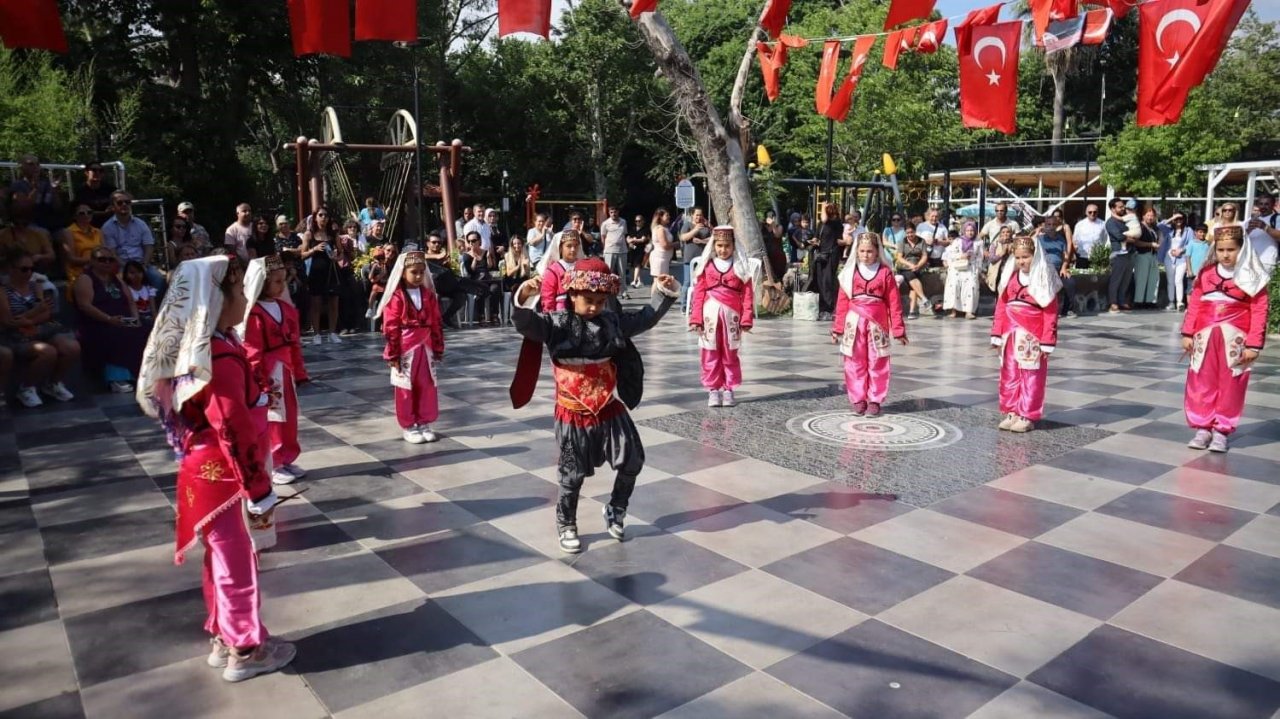 El emeği ürünlerini yıl sonu sergisiyle görücüye çıkarttılar