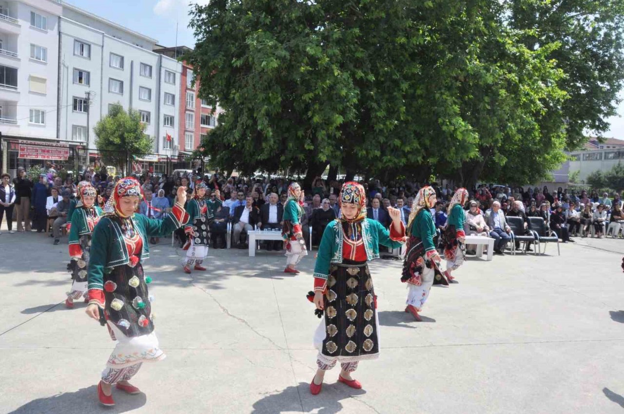 Mustafakemalpaşa Halk Eğitim’den 12 bin kursiyere eğitim
