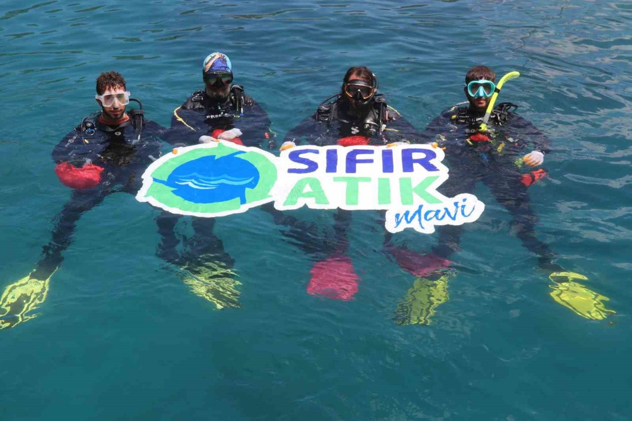 Ölüdeniz’de su altı ve koy temizliği yapıldı