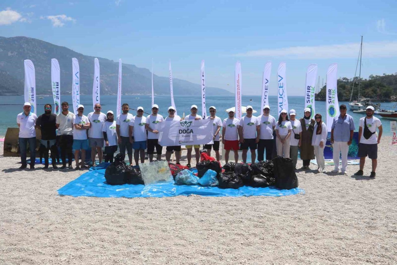 Ölüdeniz’de su altı ve koy temizliği yapıldı