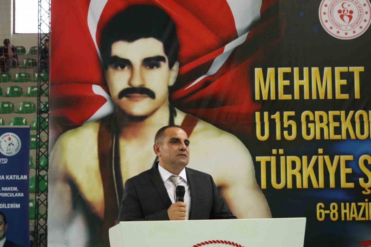 Mehmet Akif Pirim U15 Grekoromen Güreş Türkiye Şampiyonası’nda madalyalar dağıtıldı