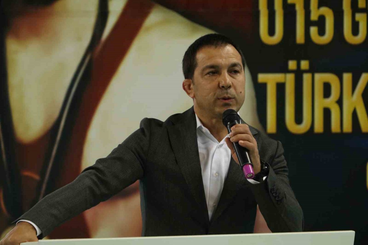 Mehmet Akif Pirim U15 Grekoromen Güreş Türkiye Şampiyonası’nda madalyalar dağıtıldı