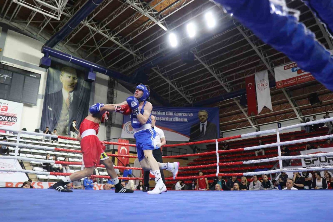 Yıldız Erkekler ve Kadınlar Türkiye Ferdi Boks Şampiyonası tamamlandı