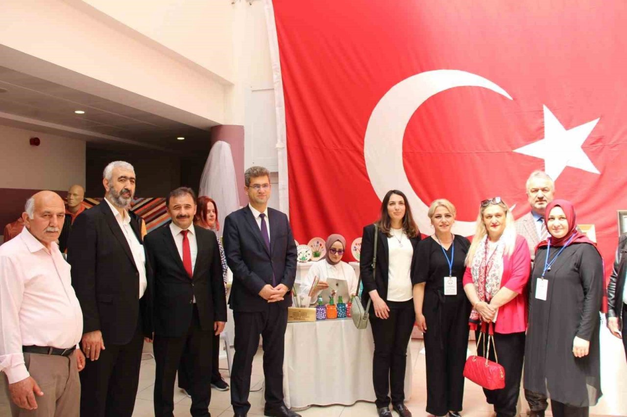 19 Mayıs’ta yıl sonu sergisi