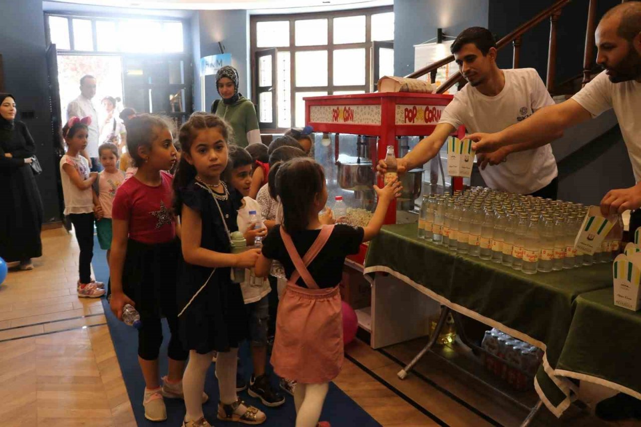 Şanlıurfa’da öğrenciler "Mavi Bisiklet"i izledi