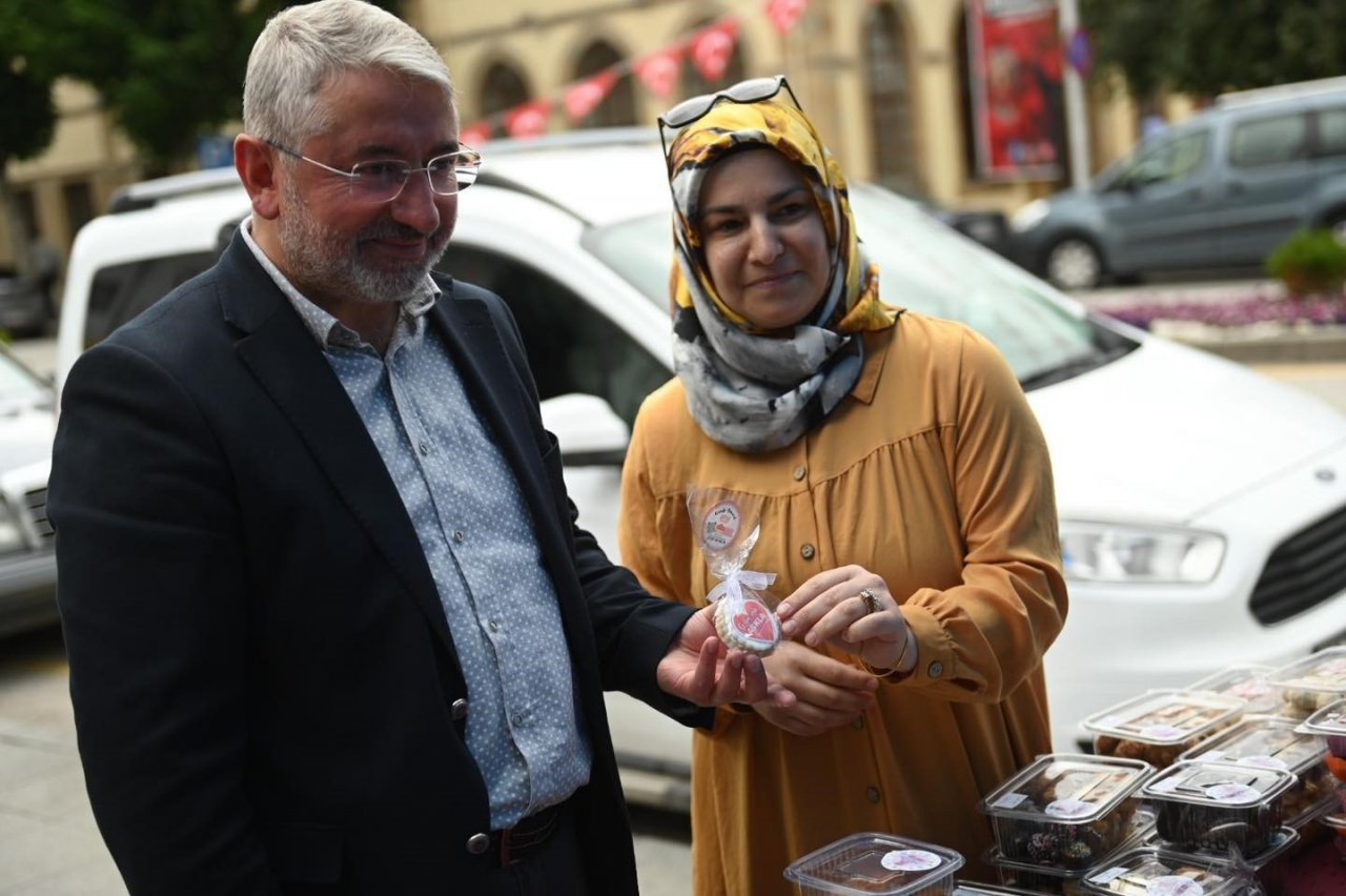 Kadın kültür merkezi kursiyerleri stant açtı