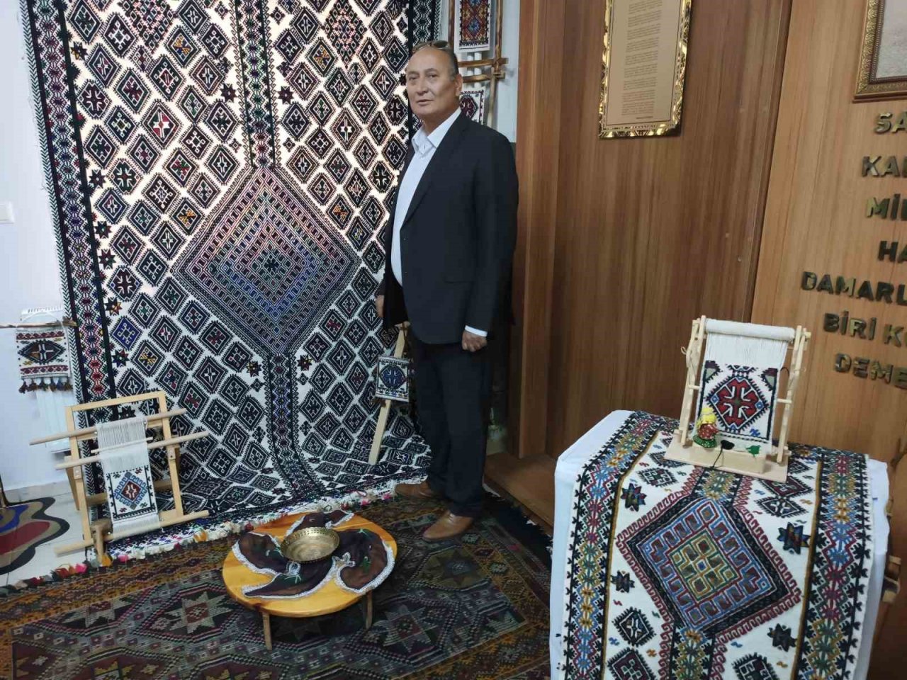 Seyitgazi Halk Eğitim Merkezinin yılsonu sergisi açıldı